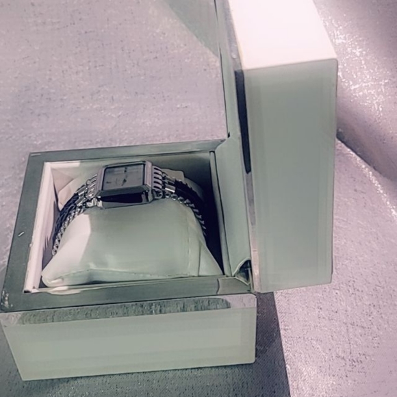 Jessica Simpson Watch - Picture 2 of 3